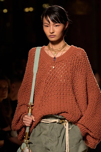 Look 30